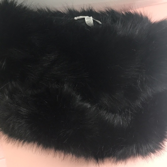 BCBGeneration Faux Fur Wrap Scarf NWT - Picture 4 of 5